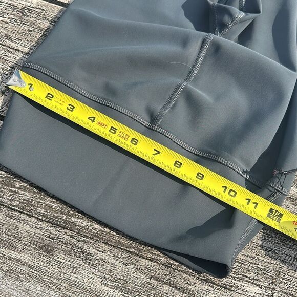 Alo Yoga High Waist Ripped Warrior Leggings Gray Fitness Women Size XS NWT - Picture 6 of 7